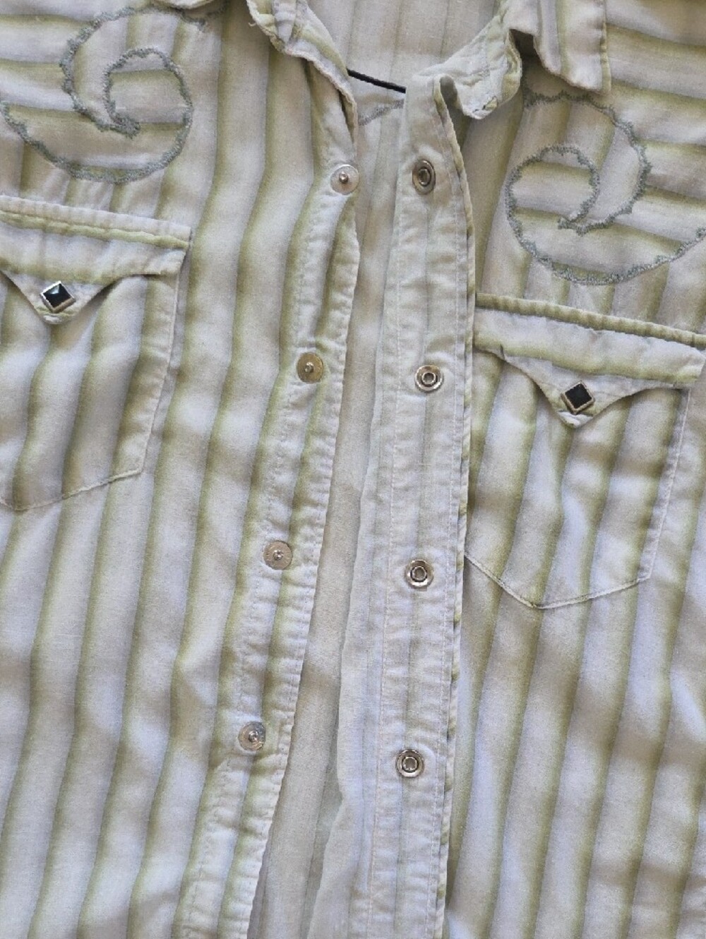 VTG Striped Snap-Up Western Shirt in Green and White - Picture 8 of 9